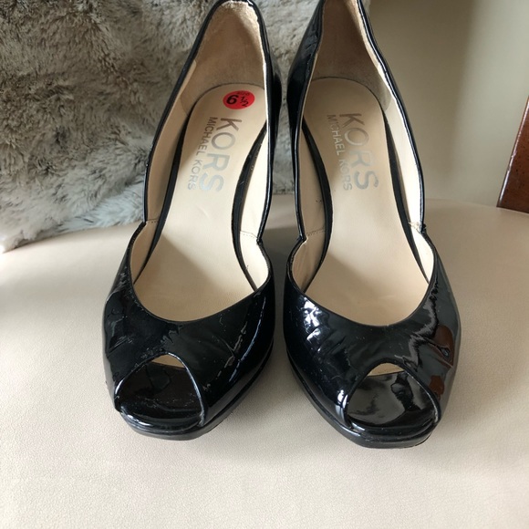 KORS Michael Kors black patent leather heels - Picture 3 of 7